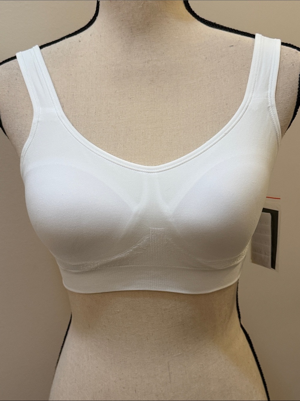 Underoutfit Comfort Shaping Bra Sz S NWT
